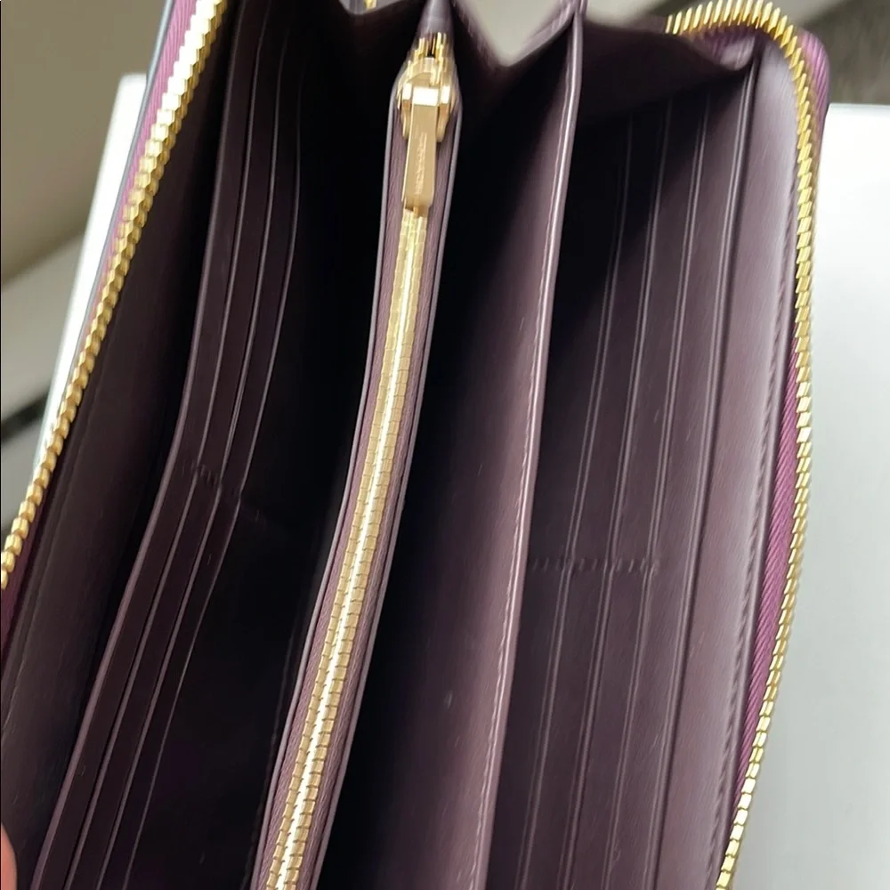 Coach Brown Signature Wallet - Picture 7 of 10